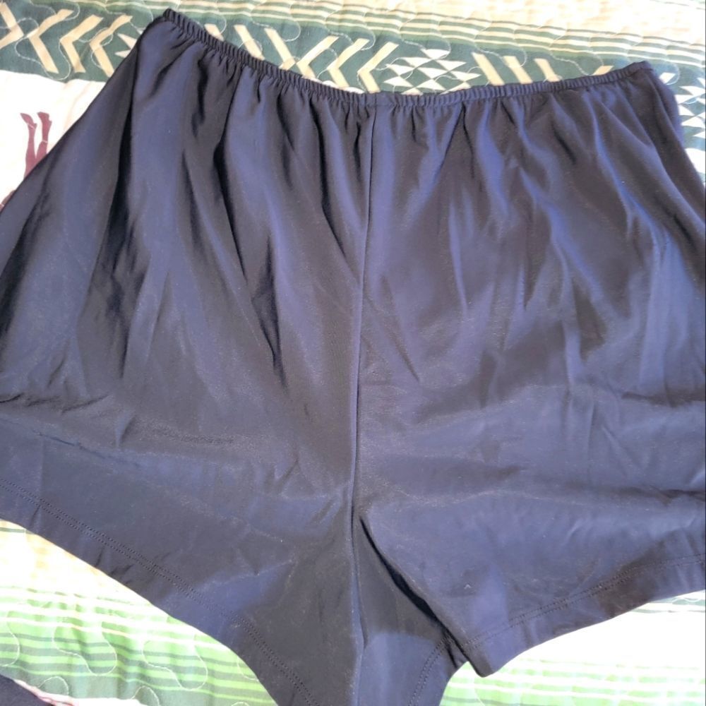 NWOT modest swim shorts (18)